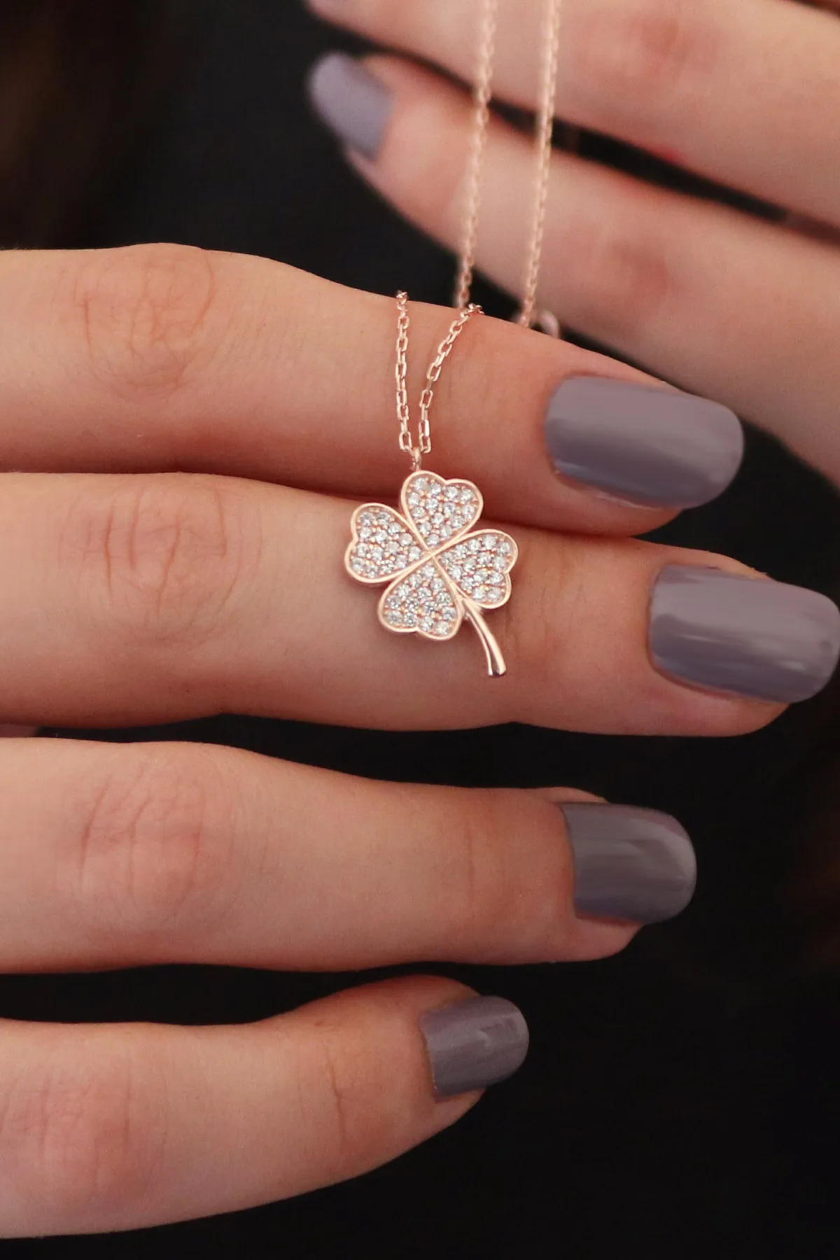 img-20761-jpg.jpg Kadın Yonca Model 925 Ayar Gümüş Kolye - Görsel 3