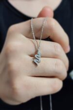 Yılan Tasarımlı Rodyum Kaplama Kadın 925 Ayar Gümüş Kolye - Görsel 2