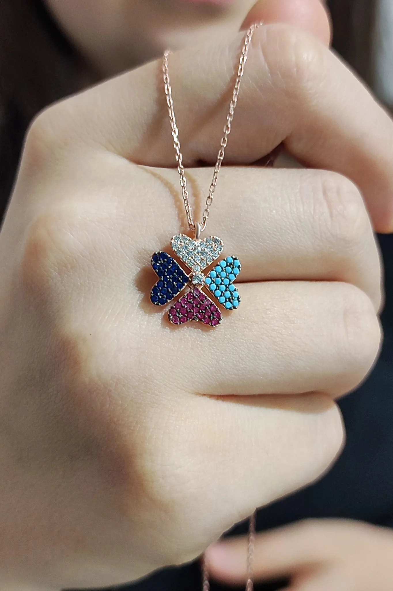 yonca-tasarim-mix-tasli-925-ayar-gumus-kadin-kolye-rose-1-jpg.jpg Yonca Tasarım Mix Taşlı Rose Kaplama 925 Ayar Gümüş Kadın Kolye - Görsel 1