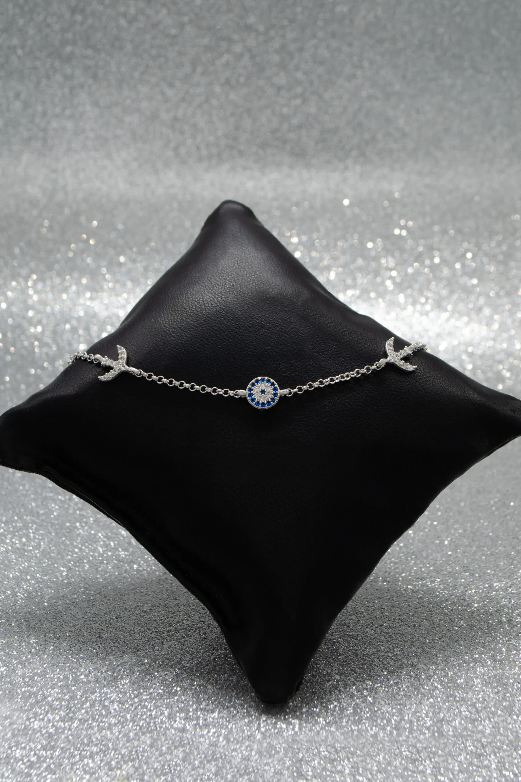 nazar-boncugu-ve-kirlangic-925-ayar-gumus-kadin-ayarlanabilir-bileklik-jpg.jpg Nazar Boncuğu ve Kırlangıç 925 Ayar Gümüş Kadın Ayarlanabilir Bileklik - Görsel 1