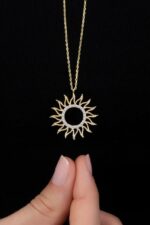 Güneş Tasarım 925 Ayar Gümüş Kadın Altın Renk Kolye - Görsel 3