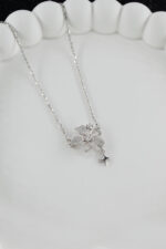 Sallantılı Yıldız Detaylı Çiçek 925 Ayar Gümüş Kadın Kolye - Görsel 3