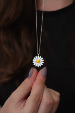 Kadın Papatya Tasarım Mineli 925 Ayar Gümüş Kolye - Görsel 4