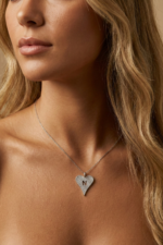 Kalp İçinde Harfli Kişiye Özel 925 Ayar Gümüş Kadın Kolye - Görsel 4