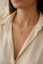 Bombe Harfli Kişiye Özel 925 Ayar Gümüş Kadın Minimal Kolye - Görsel 3