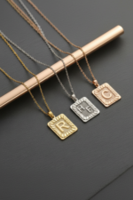 Harf işlemeli Kişiye Özel Plaka 925 Ayar Gümüş Kadın Kolye - Görsel 2