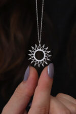 Kadın Güneş Zirkon Taşlı Tasarım 925 Ayar Gümüş Kolye - Görsel 5