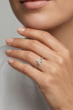 Burgu Bantlı Zirkon Taşlı Harf  925 Ayar Gümüş Minimal Kadın Yüzük