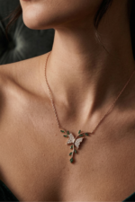 Dala Konan Kelebek Temalı 925 Ayar Gümüş Kadın Kolye