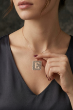 Kişiye Özel Baş Harf Desenli Kare Plaka 925 Ayar Gümüş Kadın Kolye - Görsel 4