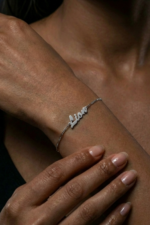 Kişiye Özel İsimli Kadın Bileklik Zincir ve Yazı Fontu Seçenekli 925 Ayar Gümüş - Görsel 3