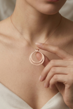 Kişiye Özel Katmanlı İsimli Geometrik Çember Kolye 925 Ayar Gümüş Kadın Hediyesi - Görsel 4