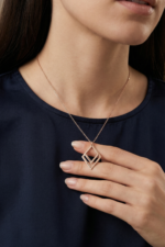 Kişiye Özel Katmanlı İsimli Geometrik Kare Kolye 925 Ayar Gümüş Kadın Hediyesi - Görsel 6