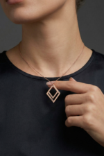 Kişiye Özel Katmanlı İsimli Geometrik Kare Kolye 925 Ayar Gümüş Kadın Hediyesi - Görsel 5